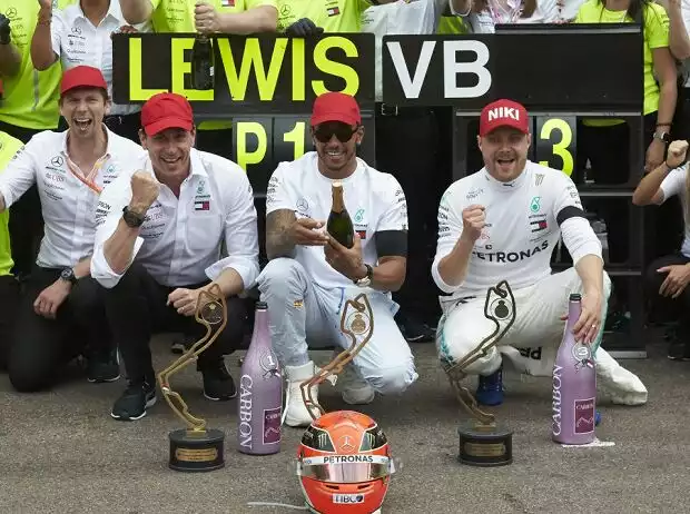 Lewis Hamilton, Valtteri Bottas, Toto Wolff Titel-Bild zur News: Lewis Hamilton, Valtteri Bottas, Toto Wolff
