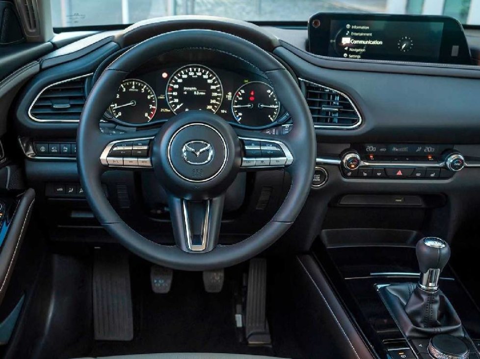 Cockpit des Mazda CX-30 (2019)
