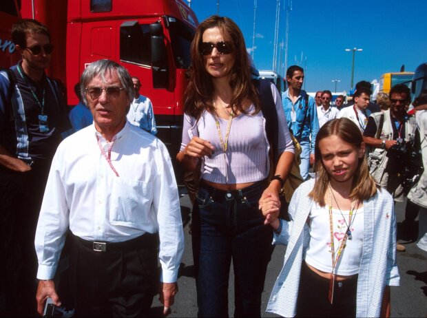Titel-Bild zur News: Bernie, Slavica und Petra Ecclestone in Budapest 1999