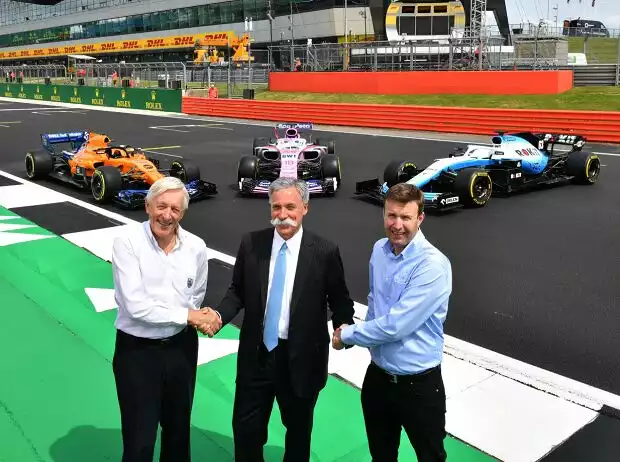 Titel-Bild zur News: John Grant, Chase Carey und Stuart Pringle