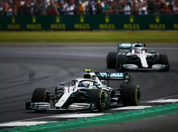 Valtteri Bottas, Lewis Hamilton Titel-Bild zur News: Valtteri Bottas, Lewis Hamilton