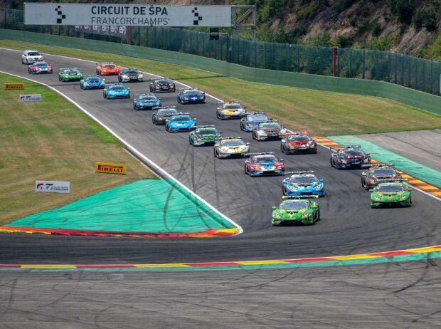 Start der Lamborghini Super Trofeo Europe 2019 in Spa Start der Lamborghini Super Trofeo Europe 2019 in Spa