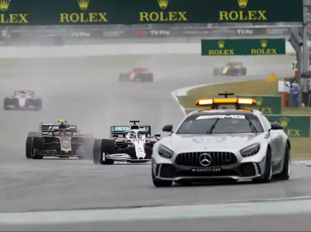 Lewis Hamilton, Kevin Magnussen Titel-Bild zur News: Lewis Hamilton, Kevin Magnussen