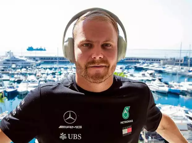 Valtteri Bottas mit seinen Bose Headphones 700 Titel-Bild zur News: Valtteri Bottas mit seinen Bose Headphones 700