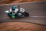 Lucy Glöckner auf der BMW S1000R von Wunderlich