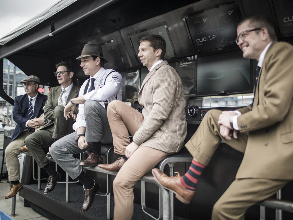 Toto Wolff im Vintage-Outfit "125 Jahre Motorsport"