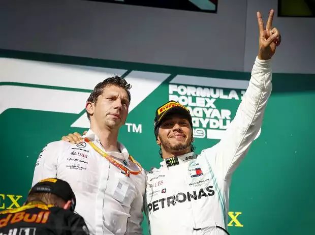 Titel-Bild zur News: James Vowles und Lewis Hamilton