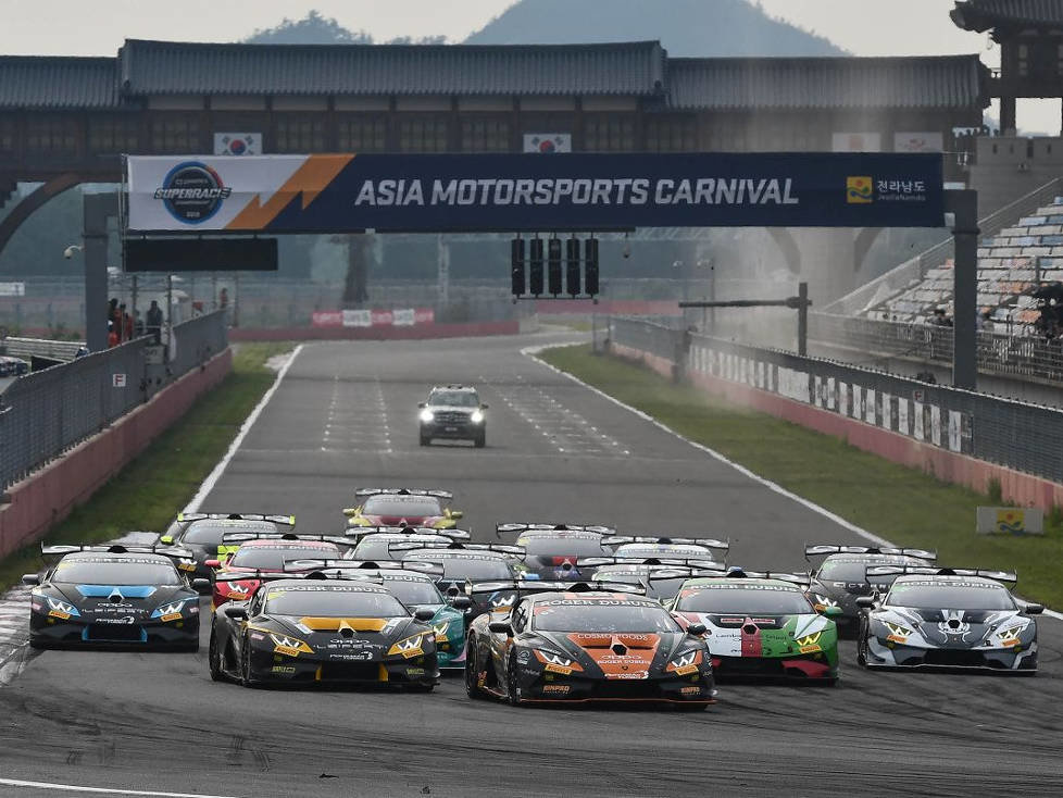 Start der Lamborghini Super Trofeo Asia 2019 in Yeongam