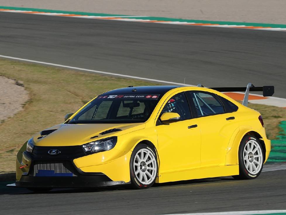 Lada Vesta TCR