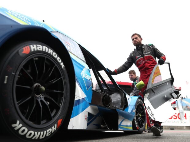 Robin Frijns, Auspuff Robin Frijns, Auspuff