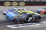 Three-Wide in Bristol: Quin Houff, Paul Menard und Reed Sorenson 