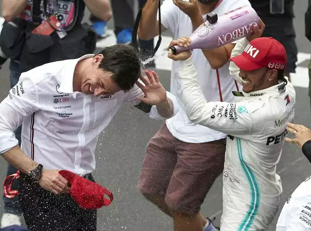 Lewis Hamilton, Toto Wolff Titel-Bild zur News: Lewis Hamilton, Toto Wolff