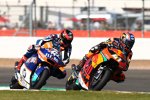 Brad Binder (KTM Ajo) und Augusto Fernandez (Pons) 