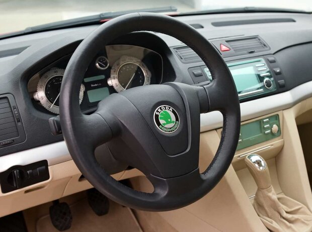 Cockpit des Skoda Tudor (2002) Cockpit des Skoda Tudor (2002)