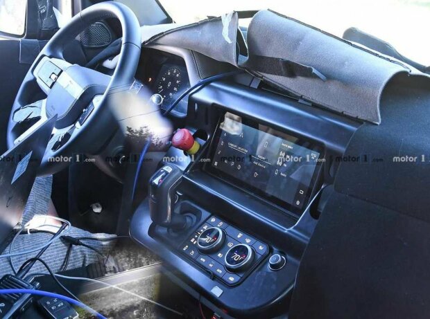 Land Rover Defender (2020) als Erlkönig Land Rover Defender (2020) als Erlkönig