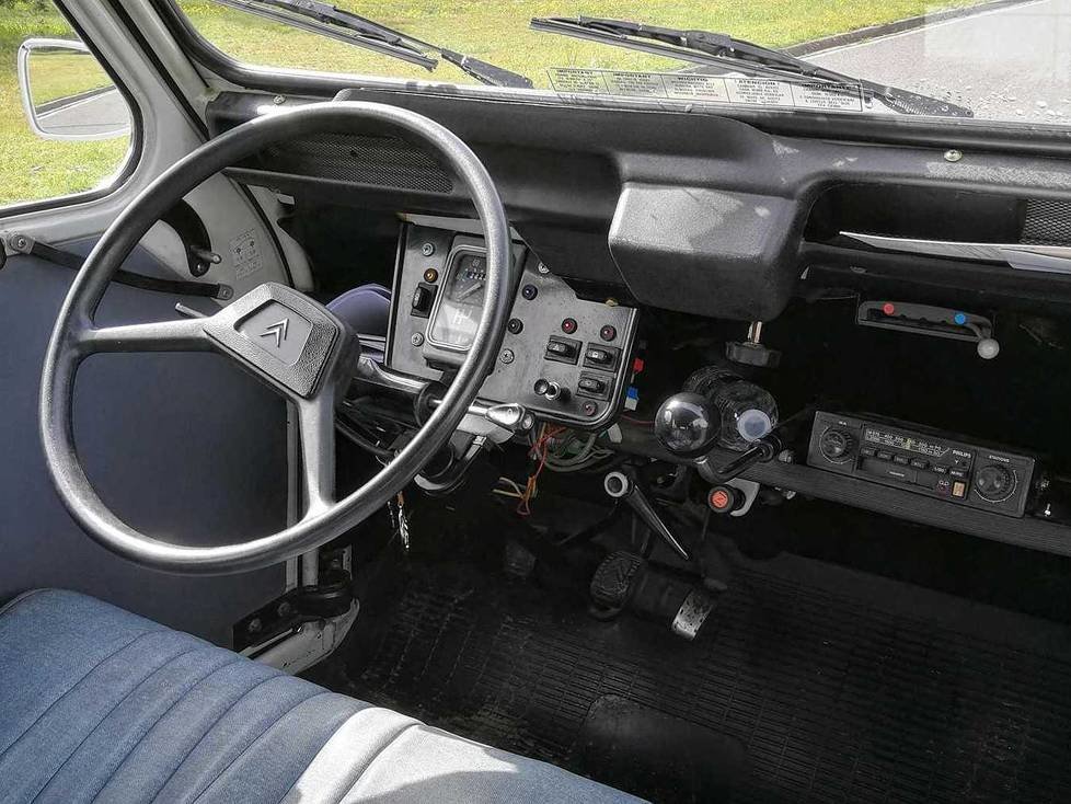 Zeitreise: Unterwegs im Citroën 2CV
