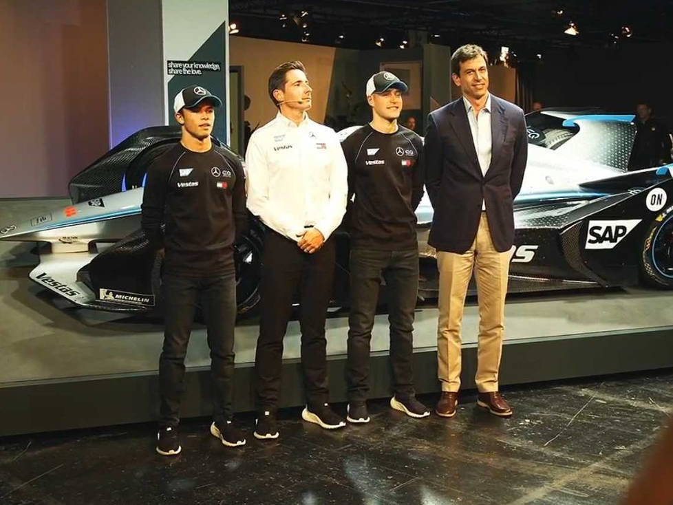 Nyck de Vries, Ian James, Stoffel Vandoorne, Toto Wolff