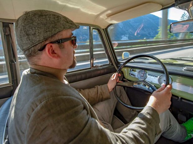 Autor Roland Hildebrandt unterwegs im BMW LS Luxus von 1962 Autor Roland Hildebrandt unterwegs im BMW LS Luxus von 1962