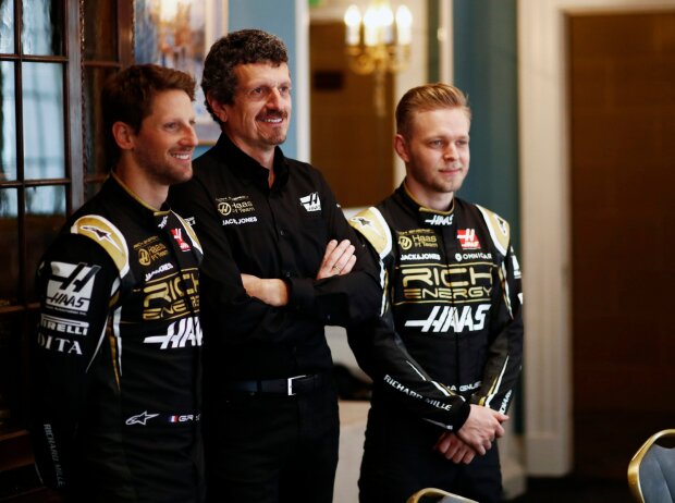 Titel-Bild zur News: Romain Grosjean, Günther Steiner, Kevin Magnussen