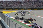 Sergio Perez (Racing Point), Nico Hülkenberg (Renault), Max Verstappen (Red Bull), Kevin Magnussen (Haas) und Romain Grosjean (Haas) 