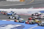 Crash: Alex Bowman (Hendrick), Erik Jones (Gibbs) und Denny Hamlin (Gibbs)