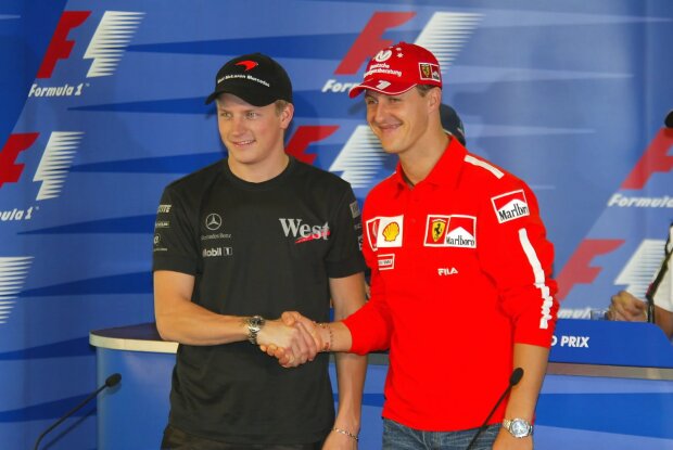 Kimi Räikkönen Michael Schumacher Ferrari Scuderia Ferrari F1McLaren McLaren F1 Team F1 ~Kimi Räikkönen (Alfa Romeo) und Michael Schumacher ~ Kimi Räikkönen Michael Schumacher Ferrari Scuderia Ferrari F1McLaren McLaren F1 Team F1 ~Kimi Räikkönen (Alfa Romeo) und Michael Schumacher ~