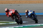 Andrea Dovizioso vor Alex Rins 