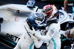 Valtteri Bottas (Mercedes) und Lewis Hamilton (Mercedes) 