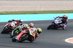 Alvaro Bautista führt das Rennen an