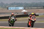 Alvaro Bautista vor Jonathan Rea 