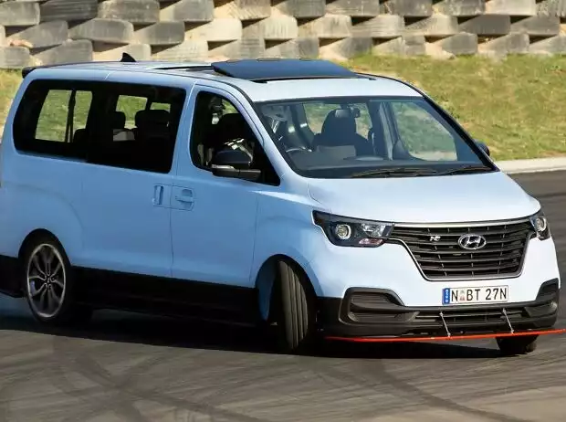 Hyundai iMax N Drift Bus Titel-Bild zur News: Hyundai iMax N Drift Bus