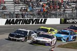 Start zum First Data 500 in Martinsville: Denny Hamlin (Gibbs) und Aric Almirola (Stewart-Haas) 