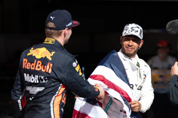Max Verstappen Lewis Hamilton Red Bull Aston Martin Red Bull Racing F1Mercedes Mercedes-AMG Petronas Motorsport F1 ~Max Verstappen (Red Bull) und Lewis Hamilton (Mercedes) ~ Max Verstappen Lewis Hamilton Red Bull Aston Martin Red Bull Racing F1Mercedes Mercedes-AMG Petronas Motorsport F1 ~Max Verstappen (Red Bull) und Lewis Hamilton (Mercedes) ~