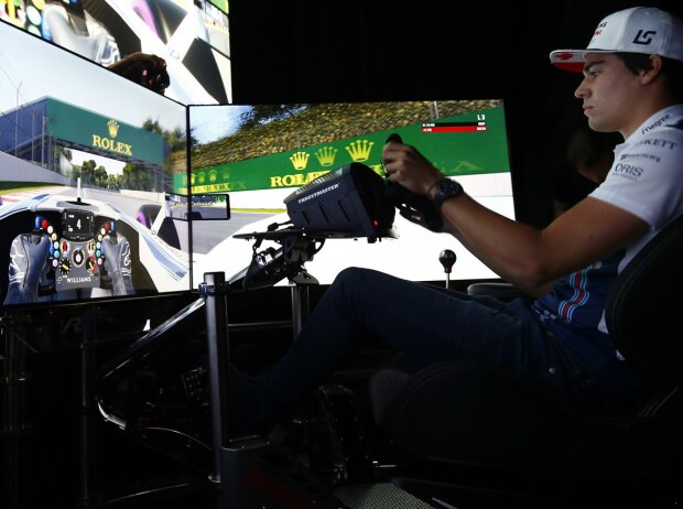 SimRacing: Lance Stroll im Simulator SimRacing: Lance Stroll im Simulator