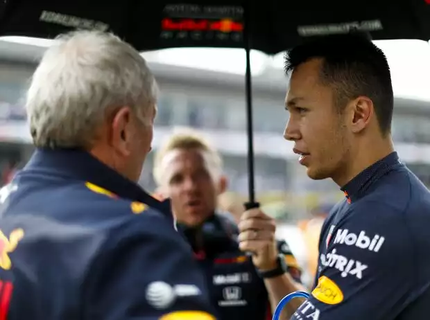 Helmut Marko, Alexander Albon Titel-Bild zur News: Helmut Marko, Alexander Albon