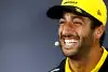 Bild zum Inhalt: "Sprachtalent" Daniel Ricciardo flachst mit TV-Journalistin