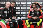 Bradley Smith und Andrea Iannone (Aprilia) 