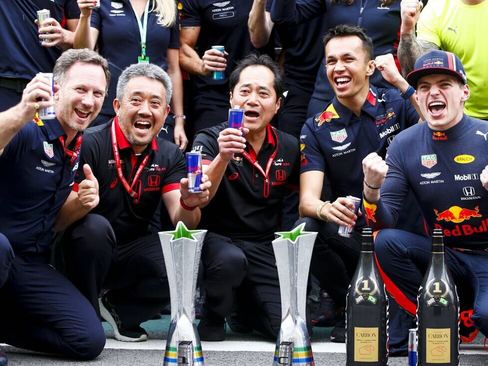 Christian Horner, Alexander Albon, Max Verstappen