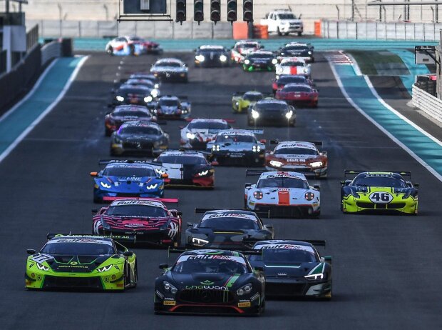 Start der 12h Abu Dhabi 2019