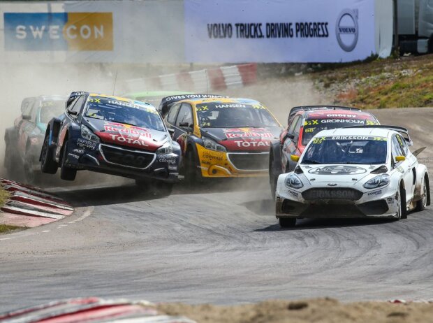 Titel-Bild zur News: Rallycross-Action in Höljes