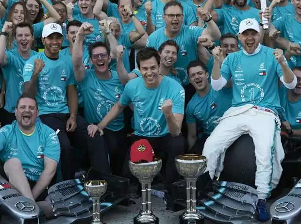 Titel-Bild zur News: Valtteri Bottas, Lewis Hamilton, Toto Wolff