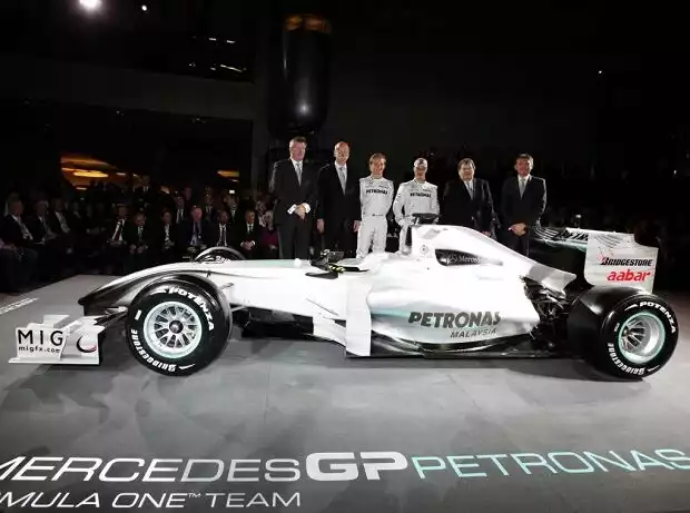 Michael Schumacher, Nico Rosberg, Nick Fry, Norbert Haug, Ross Brawn Titel-Bild zur News: Michael Schumacher, Nico Rosberg, Nick Fry, Norbert Haug, Ross Brawn