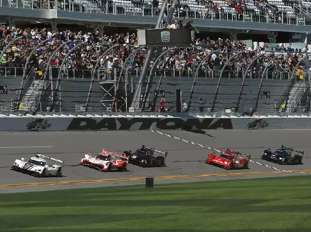 Start zu den 24h Daytona 2020 Titel-Bild zur News: Start zu den 24h Daytona 2020