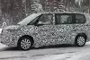 Bild zum Inhalt: Neuer VW T7 Multivan Erlkönig mit Serienkarosse erwischt