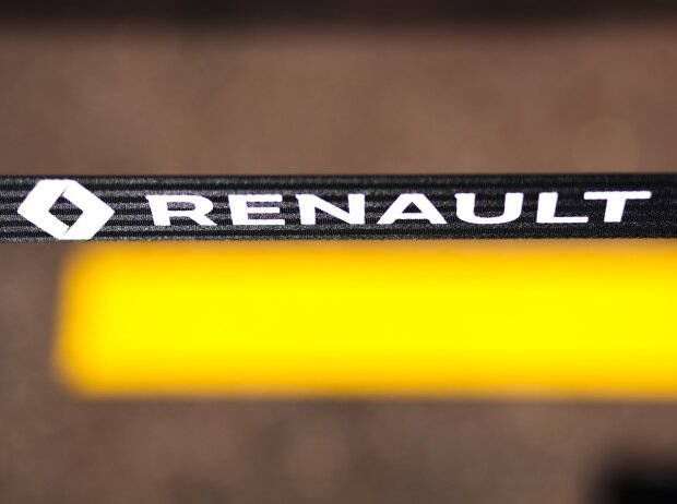 Titel-Bild zur News: Renault-Schriftzug, Logo