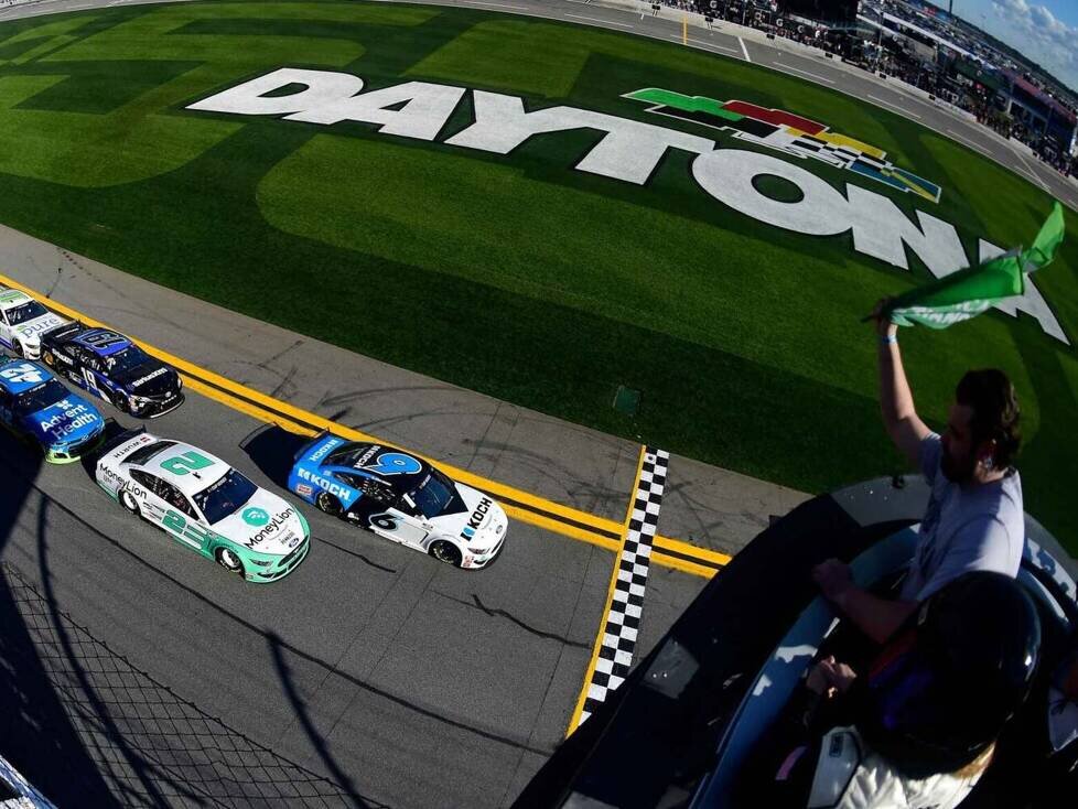 Start, Green Flag