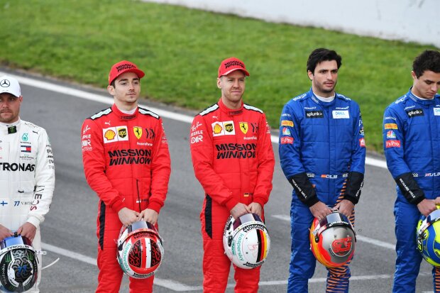 Charles Leclerc Sebastian Vettel Carlos Sainz Ferrari Scuderia Ferrari Mission Winnow F1McLaren McLaren F1 Team F1 ~Charles Leclerc (Ferrari), Sebastian Vettel (Ferrari) und Carlos Sainz (McLaren) ~ Charles Leclerc Sebastian Vettel Carlos Sainz Ferrari Scuderia Ferrari Mission Winnow F1McLaren McLaren F1 Team F1 ~Charles Leclerc (Ferrari), Sebastian Vettel (Ferrari) und Carlos Sainz (McLaren) ~