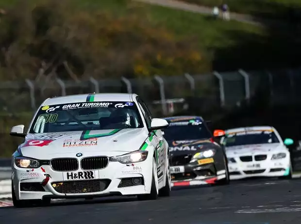 Titel-Bild zur News: BMW 330i F30, BMW M240i Racing, BMW 325i E90