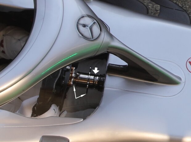 Titel-Bild zur News: Mercedes-Lenkrad, DAS