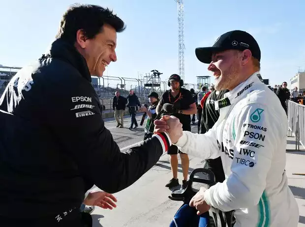Valtteri Bottas, Toto Wolff Titel-Bild zur News: Valtteri Bottas, Toto Wolff